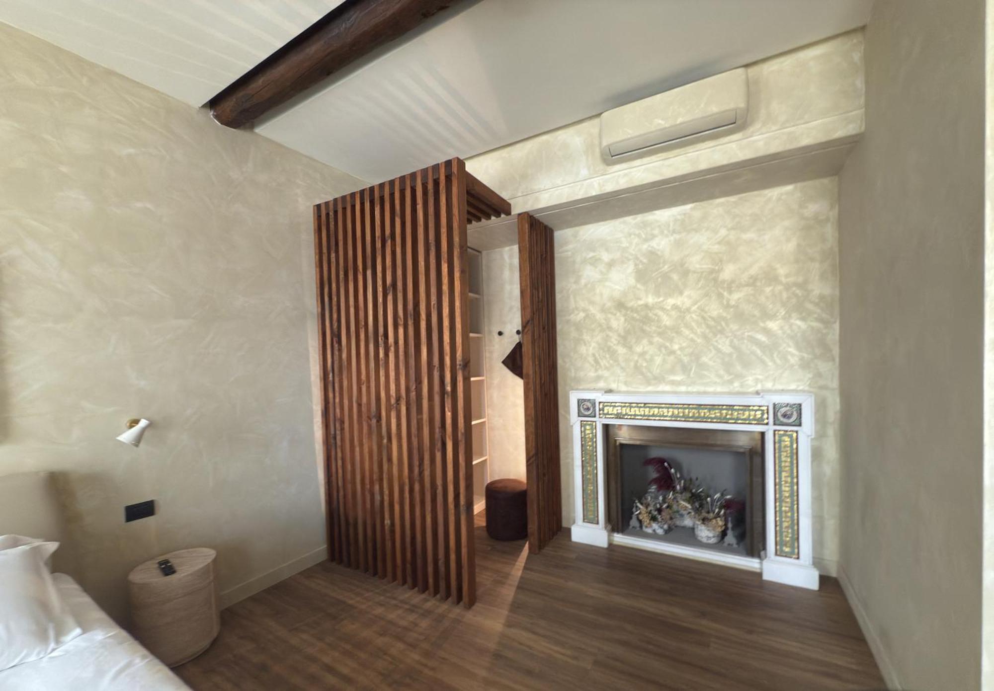 Pantheon Urbes Collection *