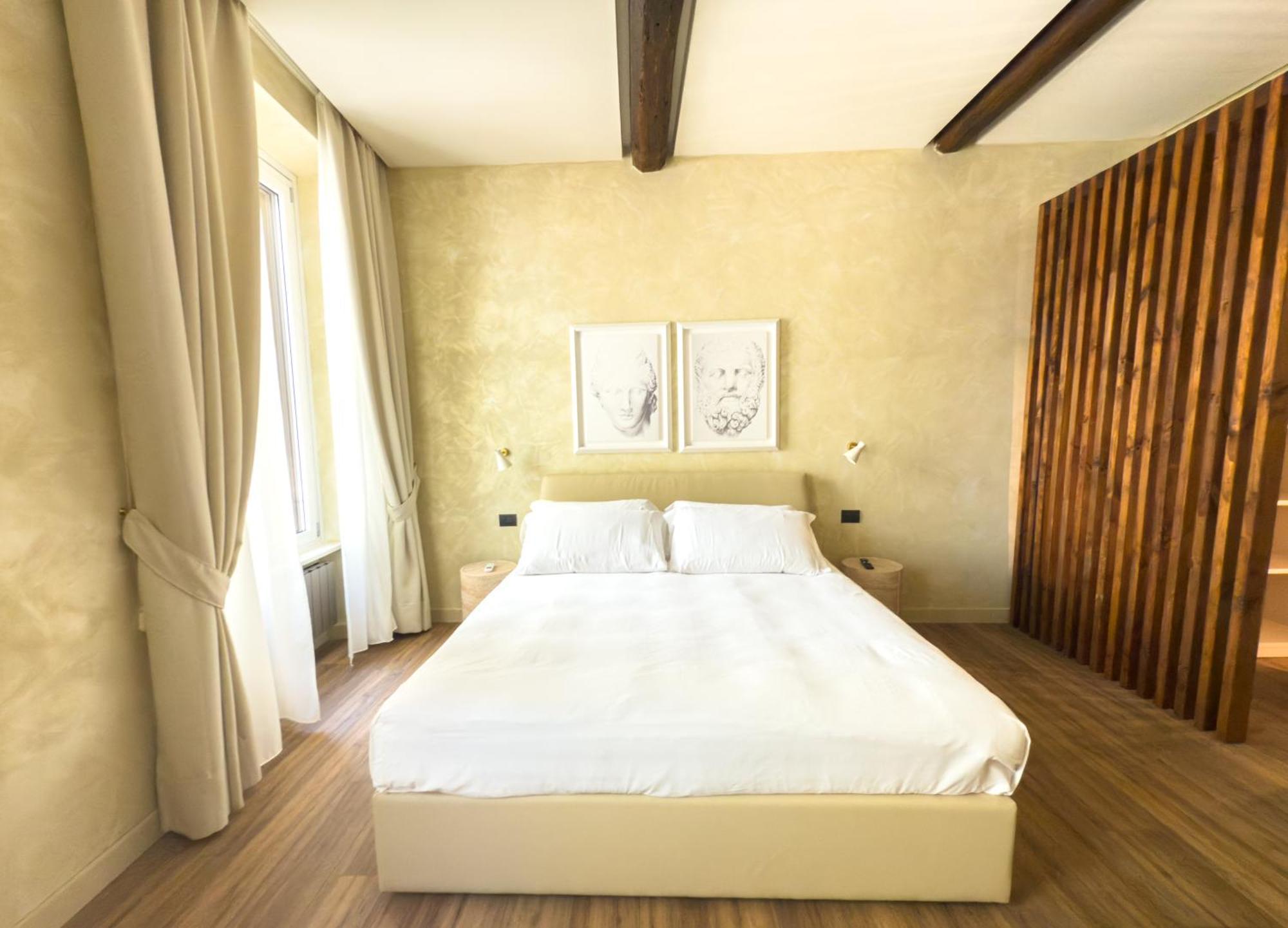 Pantheon Urbes Collection *